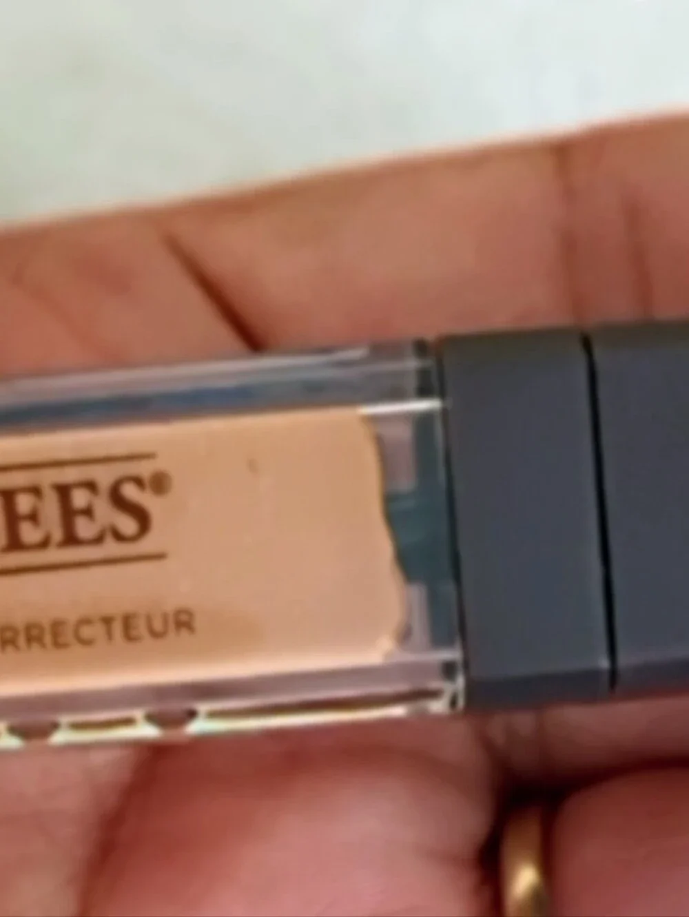 Nwt Burt's Bees Concealer